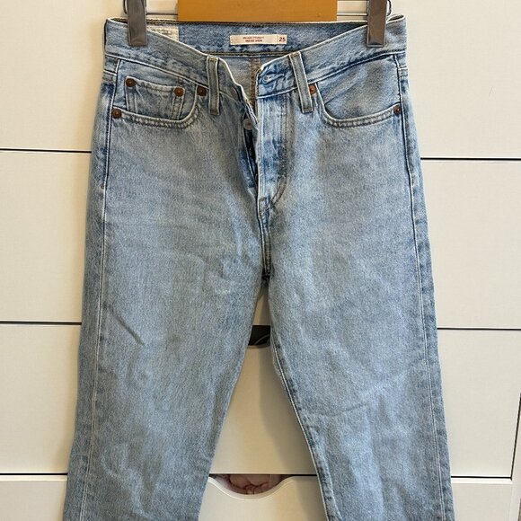 Levi's 501 Wedgie Straight Jean (Light/Medium Wash) - Picture 1 of 4
